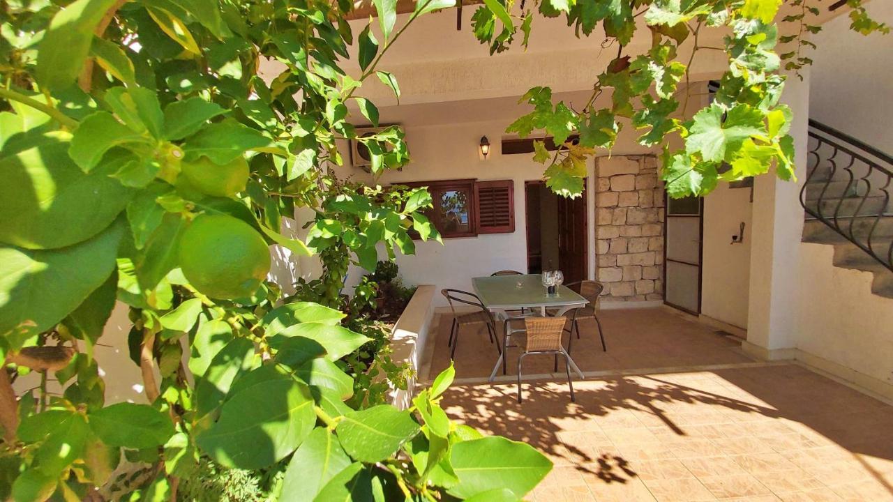 Apartments Gajo Omis Exterior photo