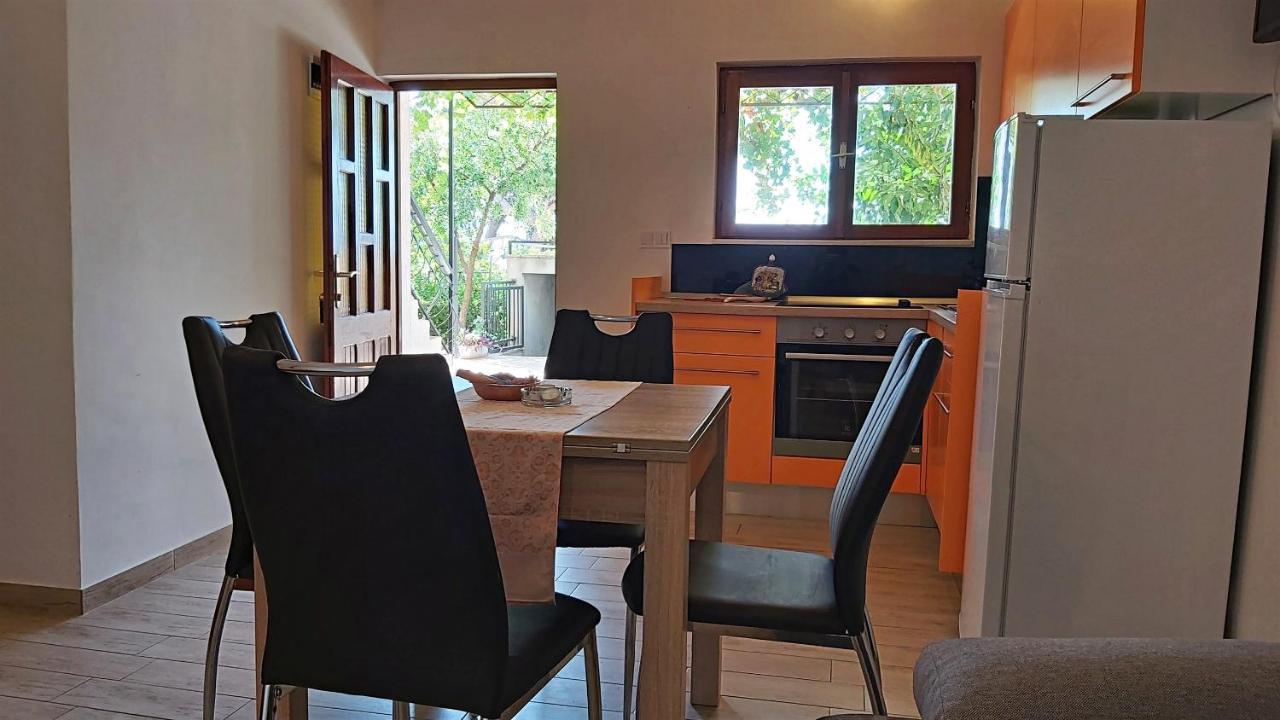 Apartments Gajo Omis Room photo