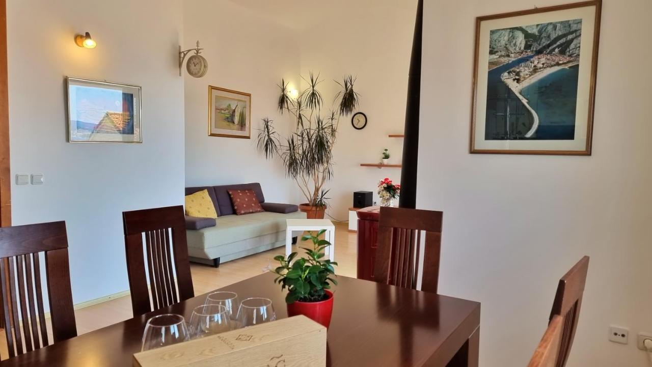 Apartments Gajo Omis Exterior photo