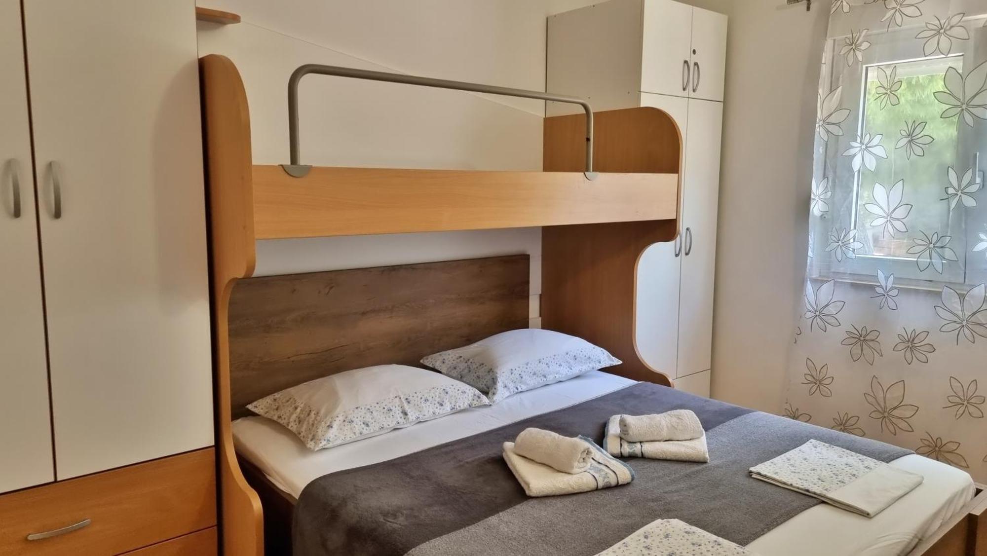 Apartments Gajo Omis Room photo